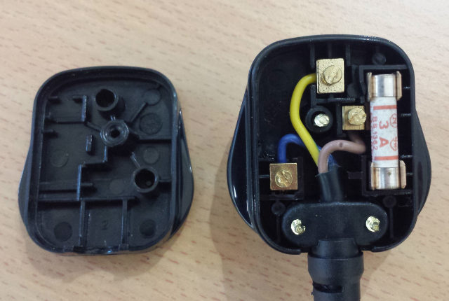 UK 13 amp plug, lid removed